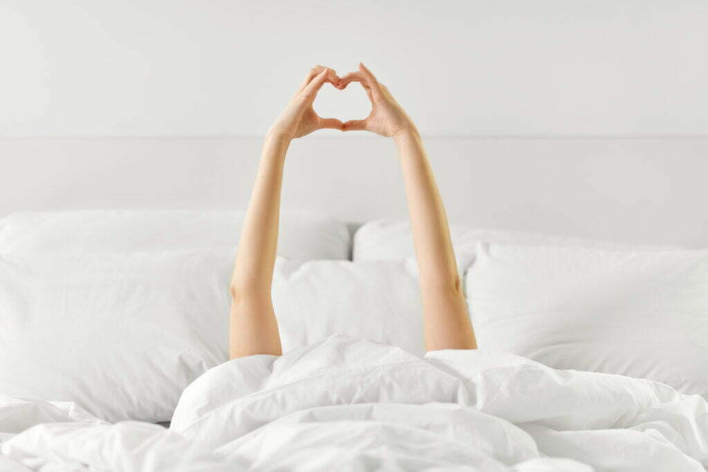 Wie oft Bettwäsche wechseln? love sign